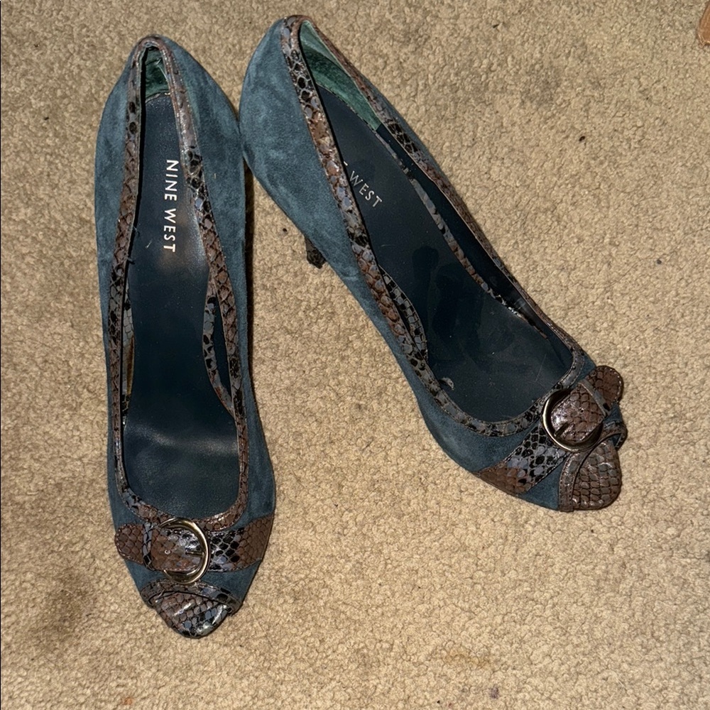 Nine West Green Suede Peep-Toe Pumps